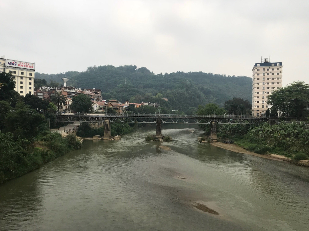 中越铁路大桥景点图片