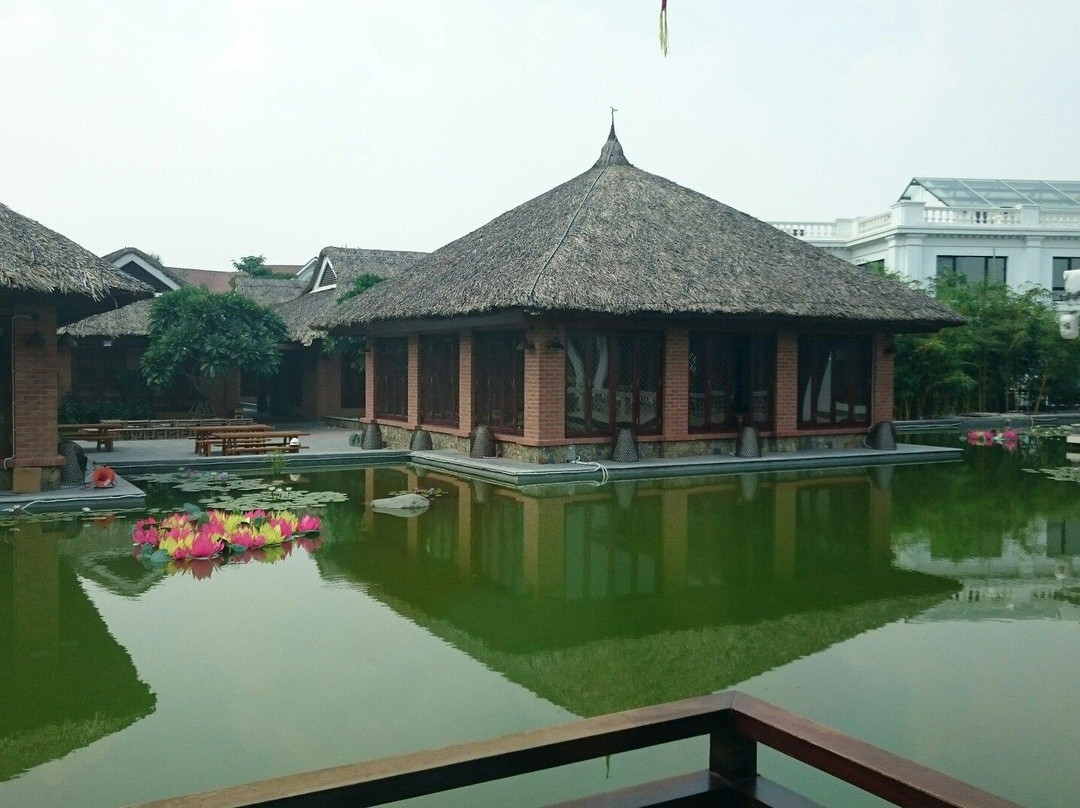 Tu Son旅游景点-Almaz Center