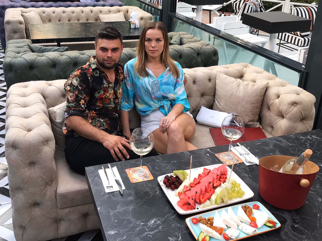 Niks Club Lounge Karaoke