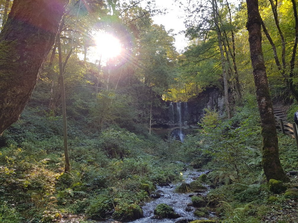 Cascade du Trador景点图片