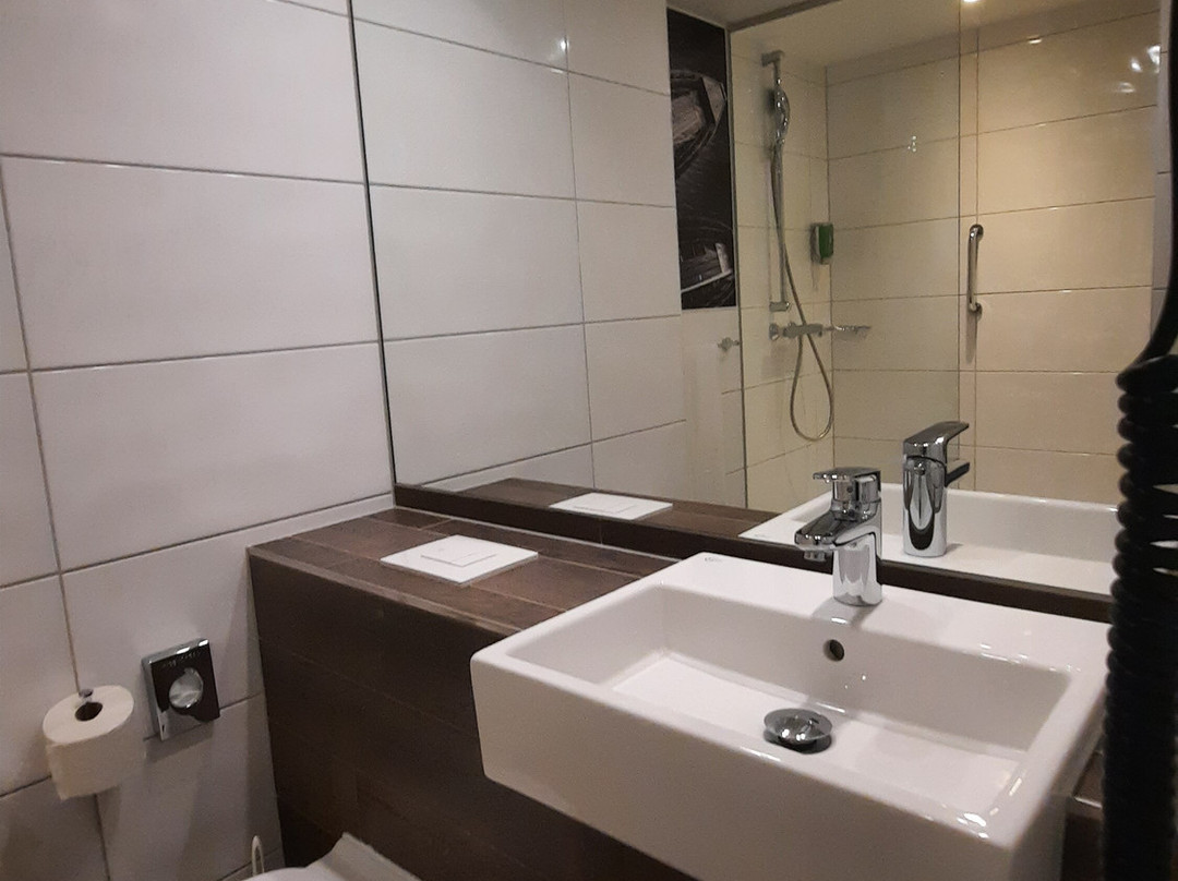 宜必思尚品图宾根酒店主图