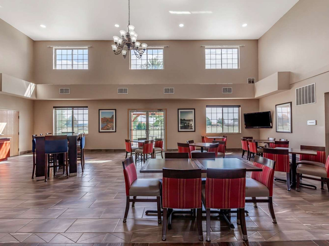 Comfort Suites Delavan - Lake Geneva Area主图