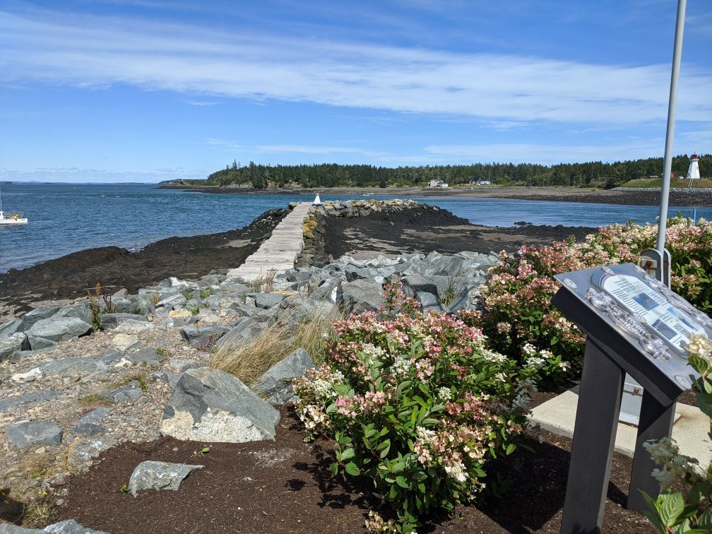 Lost Fishermen's Memorial景点图片