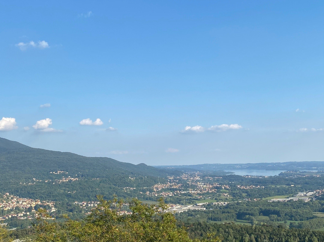 strada per la Carona-Laveno-Mombello必去景点