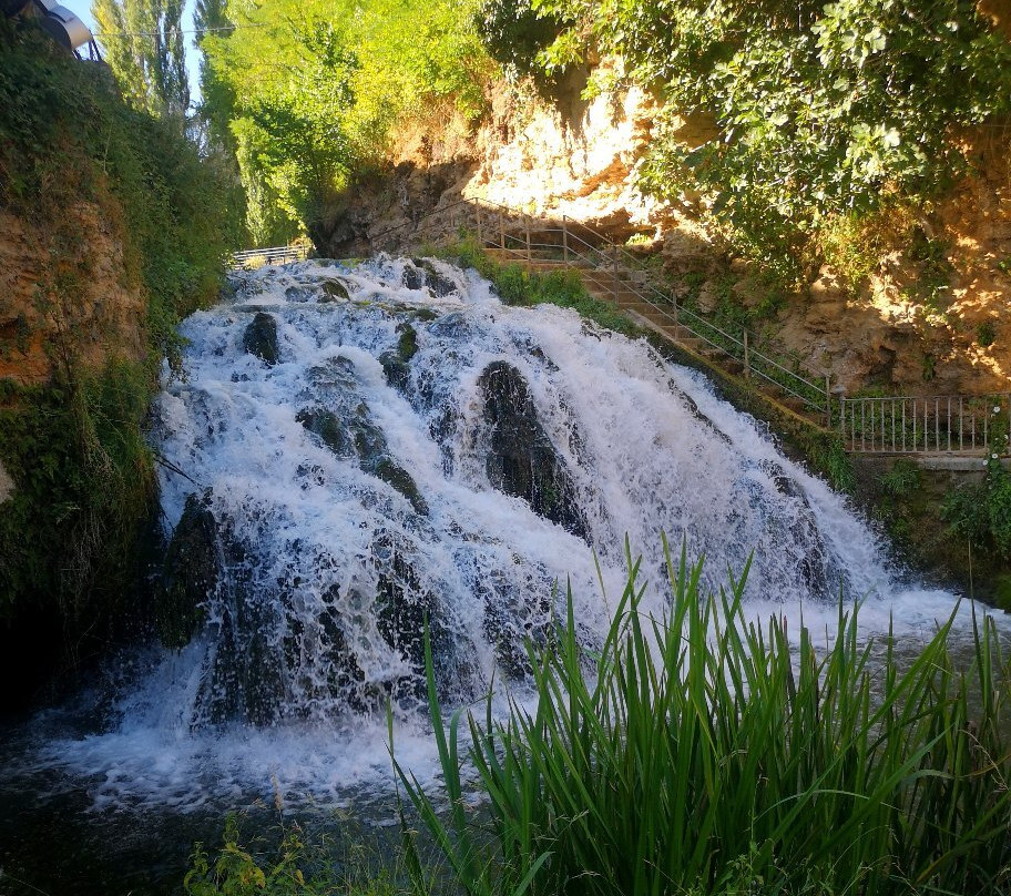 Cascadas Del Rio Cifuentes景点图片