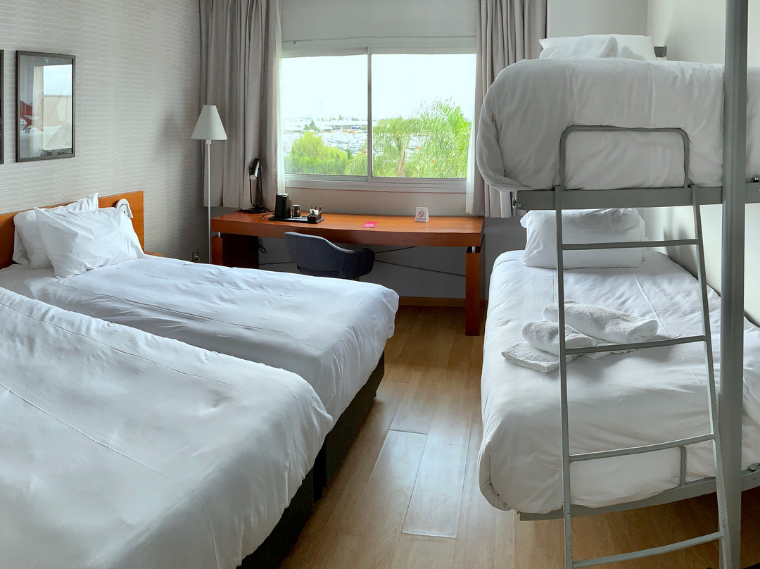 Ramada by Wyndham Valencia Almussafes主图