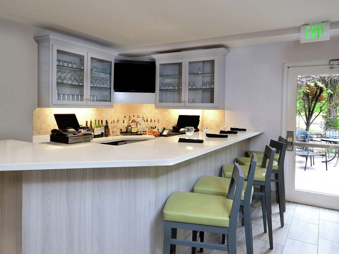 拉雷三角镇中心希尔顿花园酒店主图