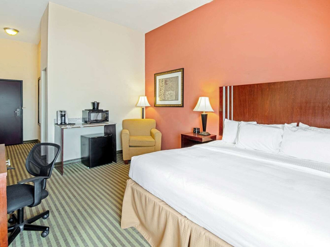 La Quinta Inn & Suites by Wyndham Woodward主图