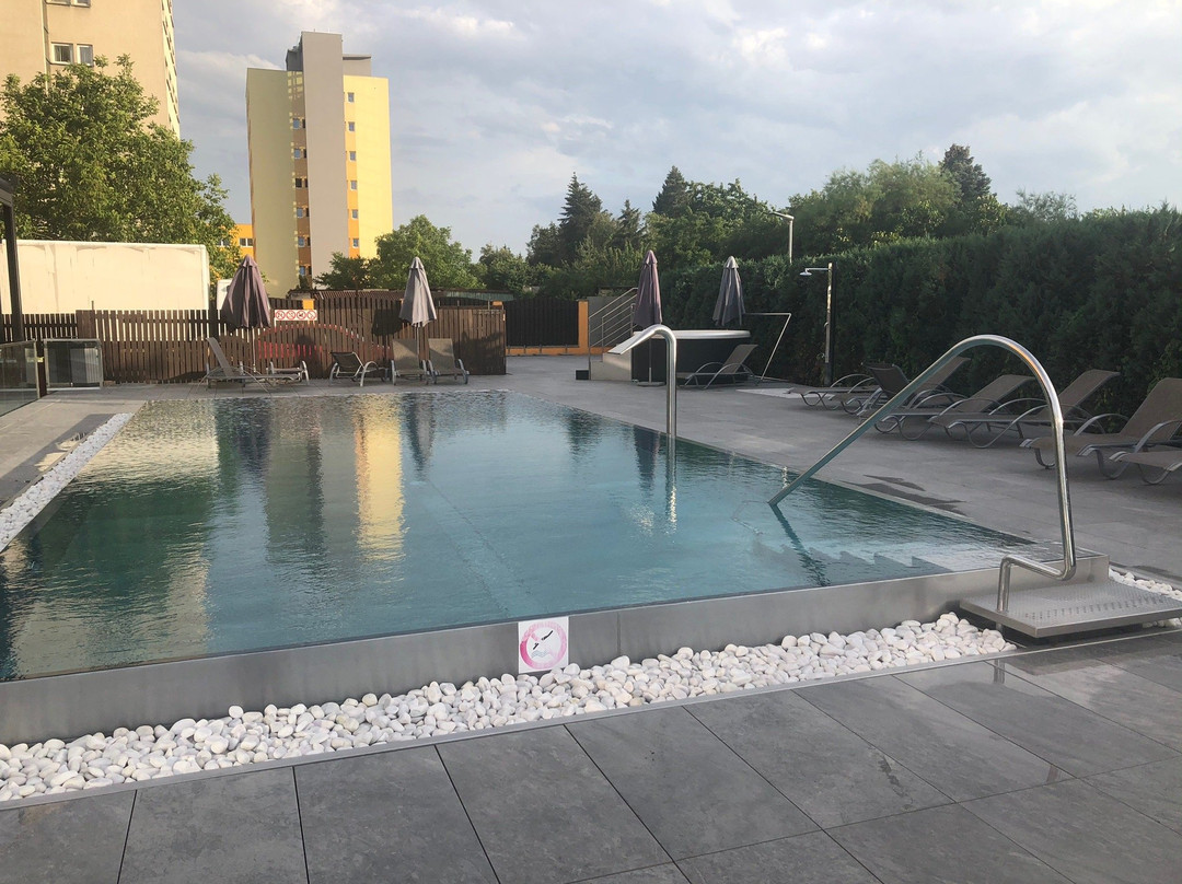 Hotel Aura Design & Garden Pool主图