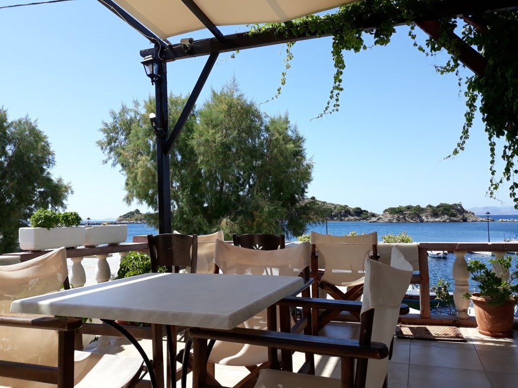 Yachting Club Oinousses