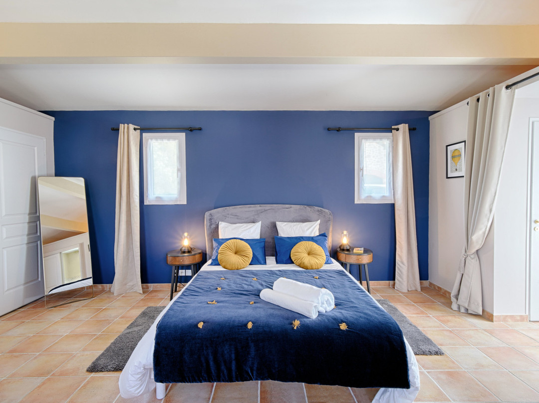 Les Arabesques主图