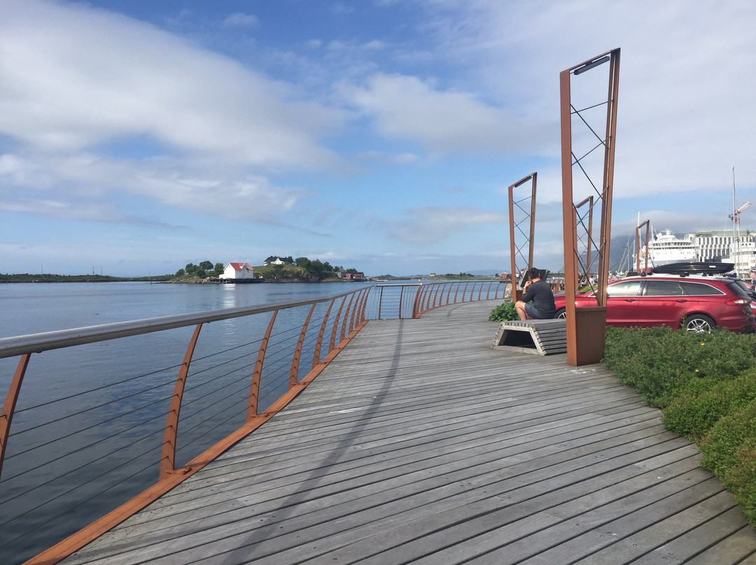 Bronnoysund harbour景点图片