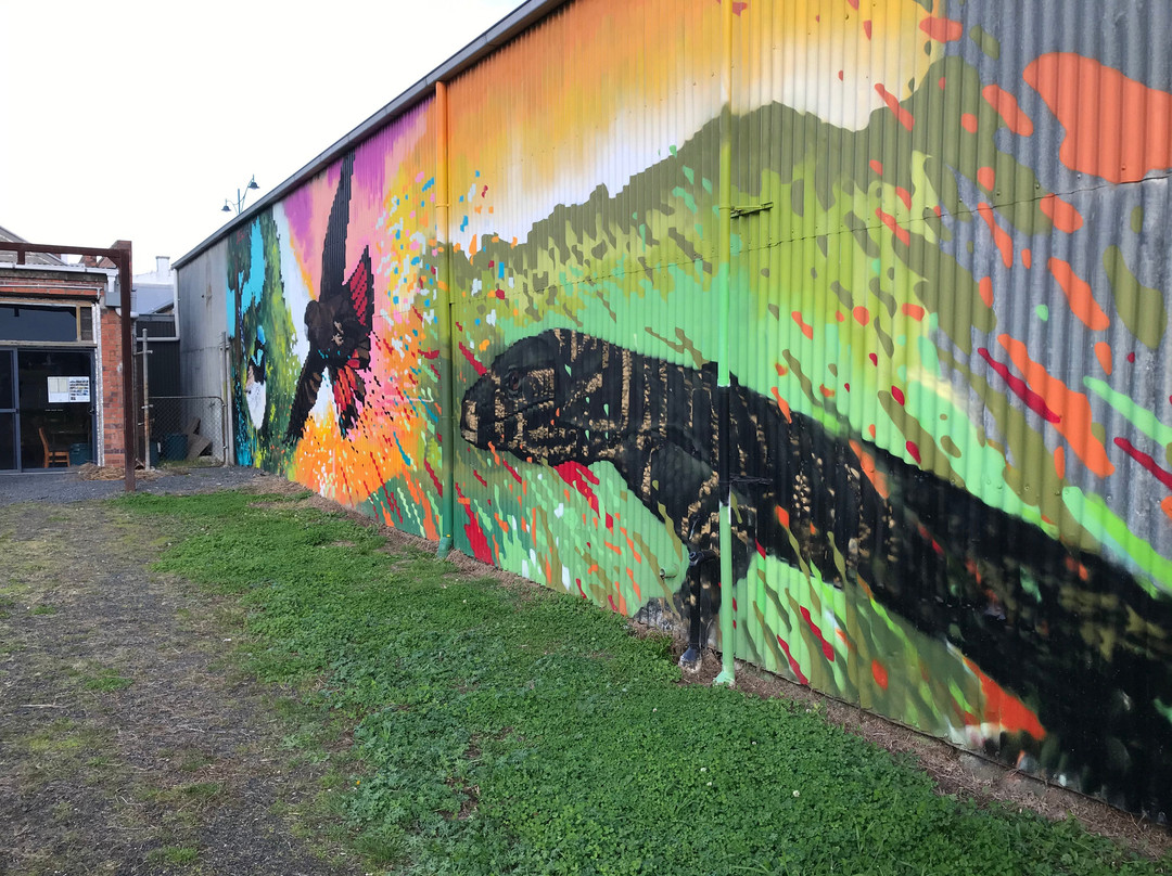 Heesco's Murals-Yarram必去景点