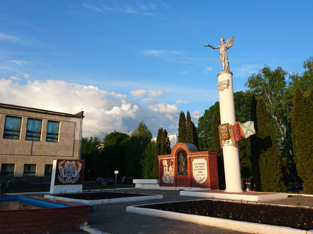 Monument v chest' 850-letiya goroda Mtsenska景点图片
