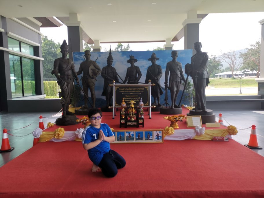 泰王国国王纪念广场景点图片