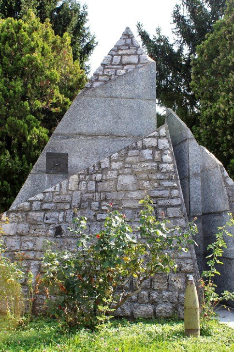 Monumento agli Alpini景点图片