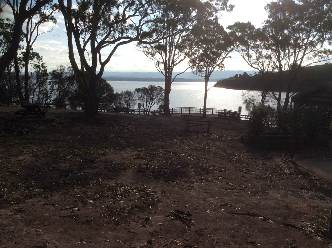 Glenmaggie Lake景点图片