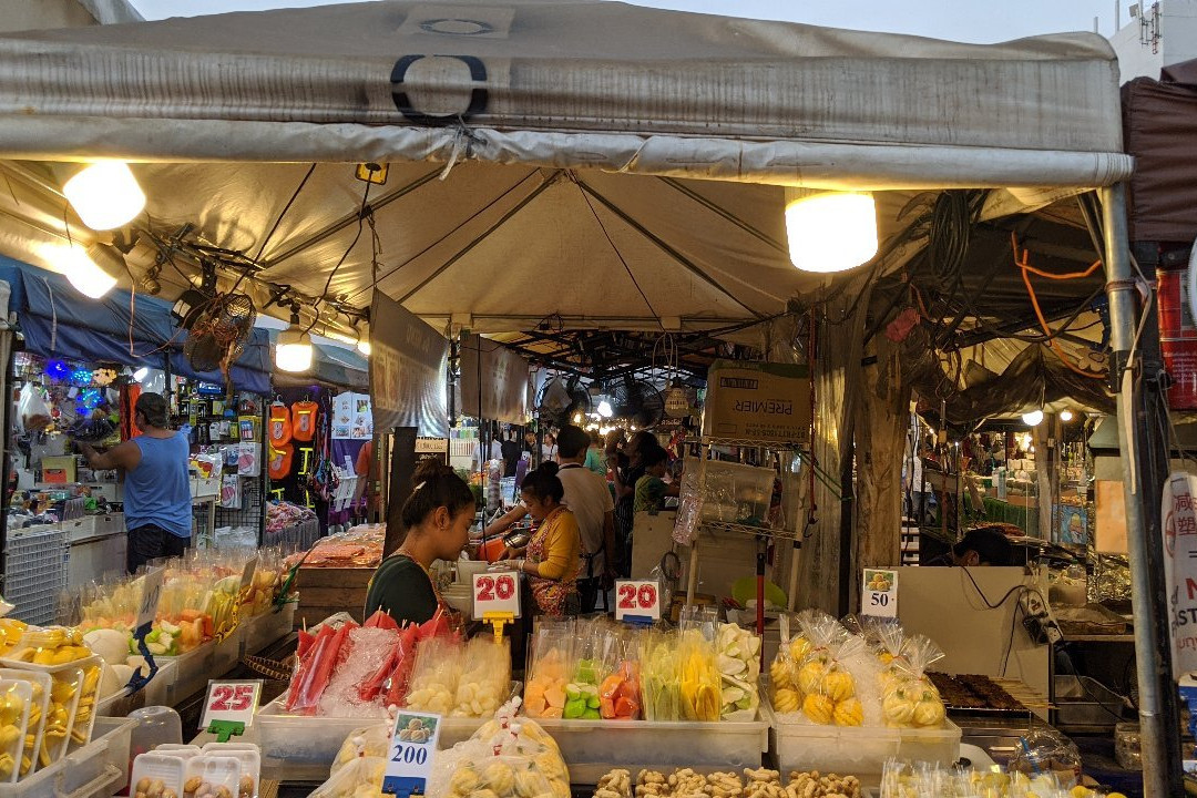 拉查达夜场-曼谷必去景点