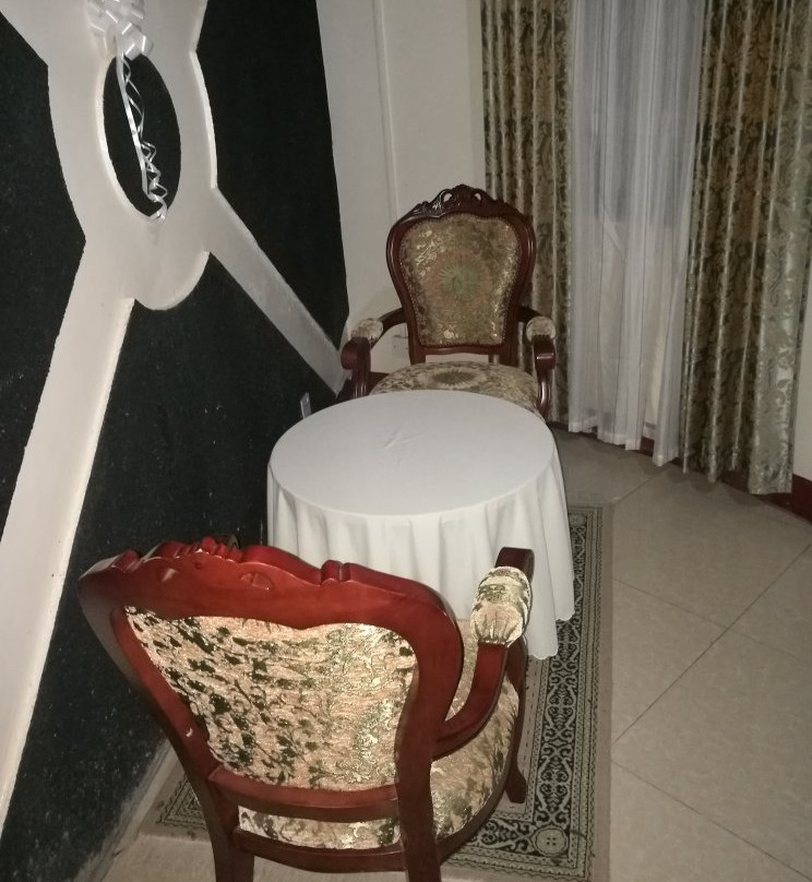 Savannah Resort Hotel主图