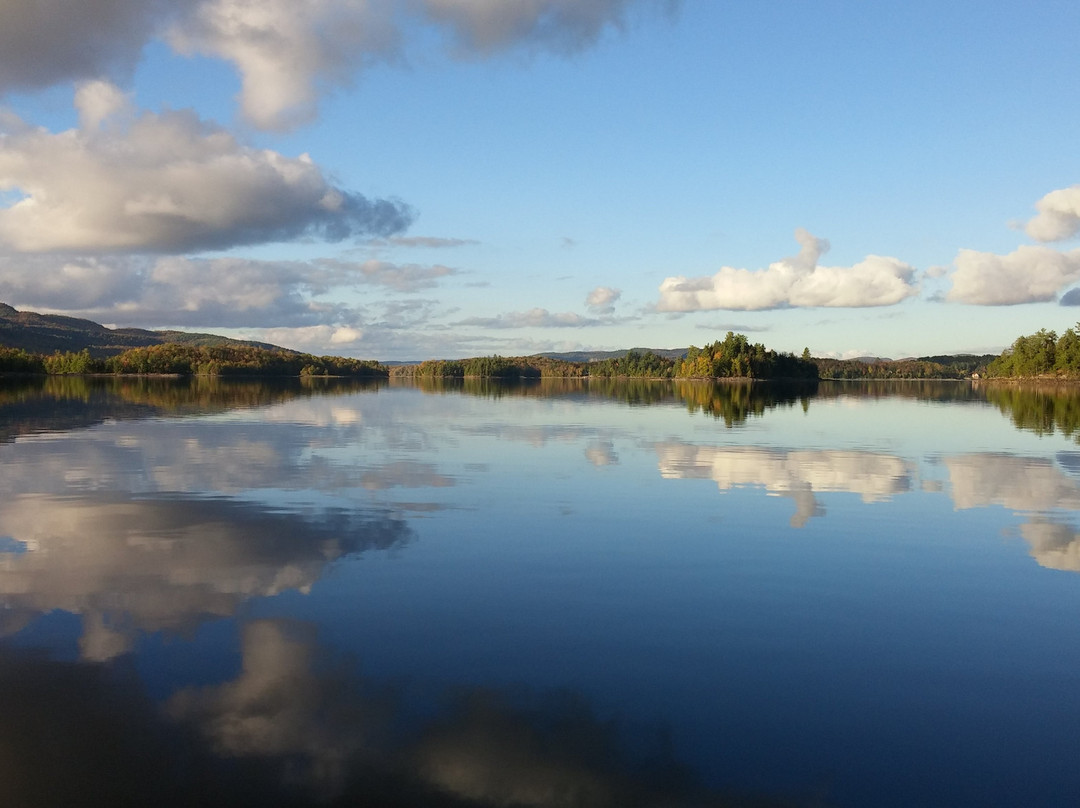 Parc régional du Poisson Blanc-Notre-Dame-du-Laus必去景点