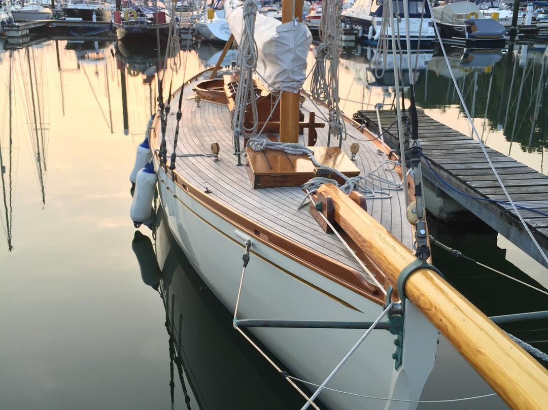 Suffolk Yacht Harbour景点图片