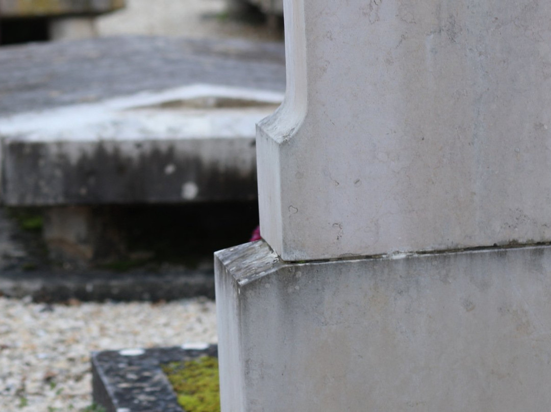 Cimetiere Communal de Combertault-Combertault必去景点