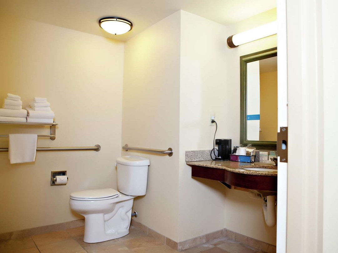 马丁希尔顿恒庭酒店主图