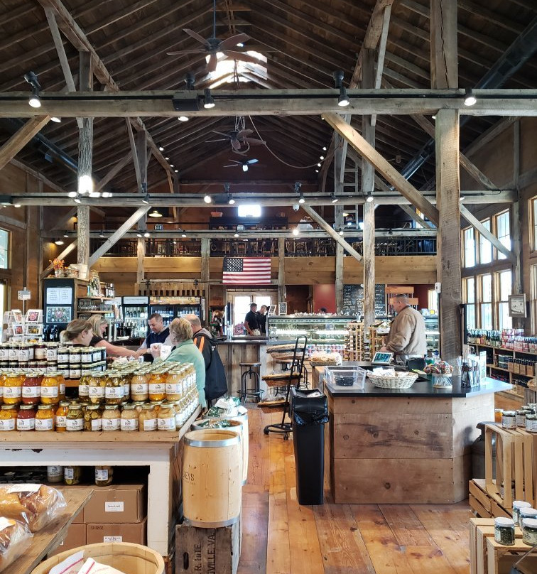Valley Pike Farm Market-Weyers Cave必去景点