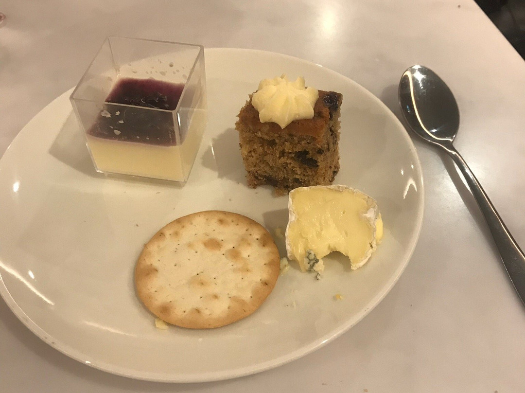 Plaza Premium Lounge (International Departures, Terminal 2)景点图片