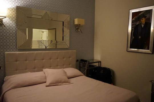 莫利斯酒店主图