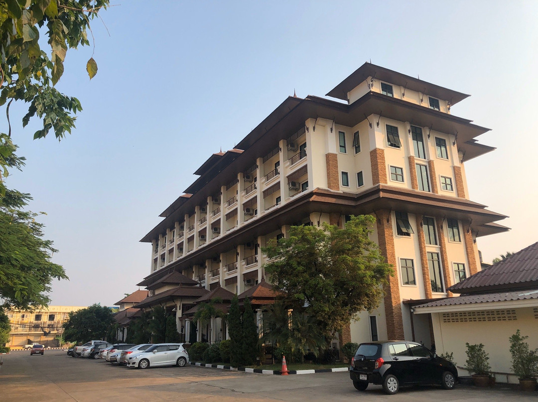 Royal Nakhara Hotel and Convention Centre主图