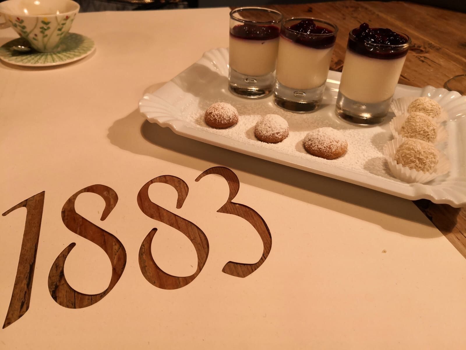1883 Restaurant & Rooms-官方