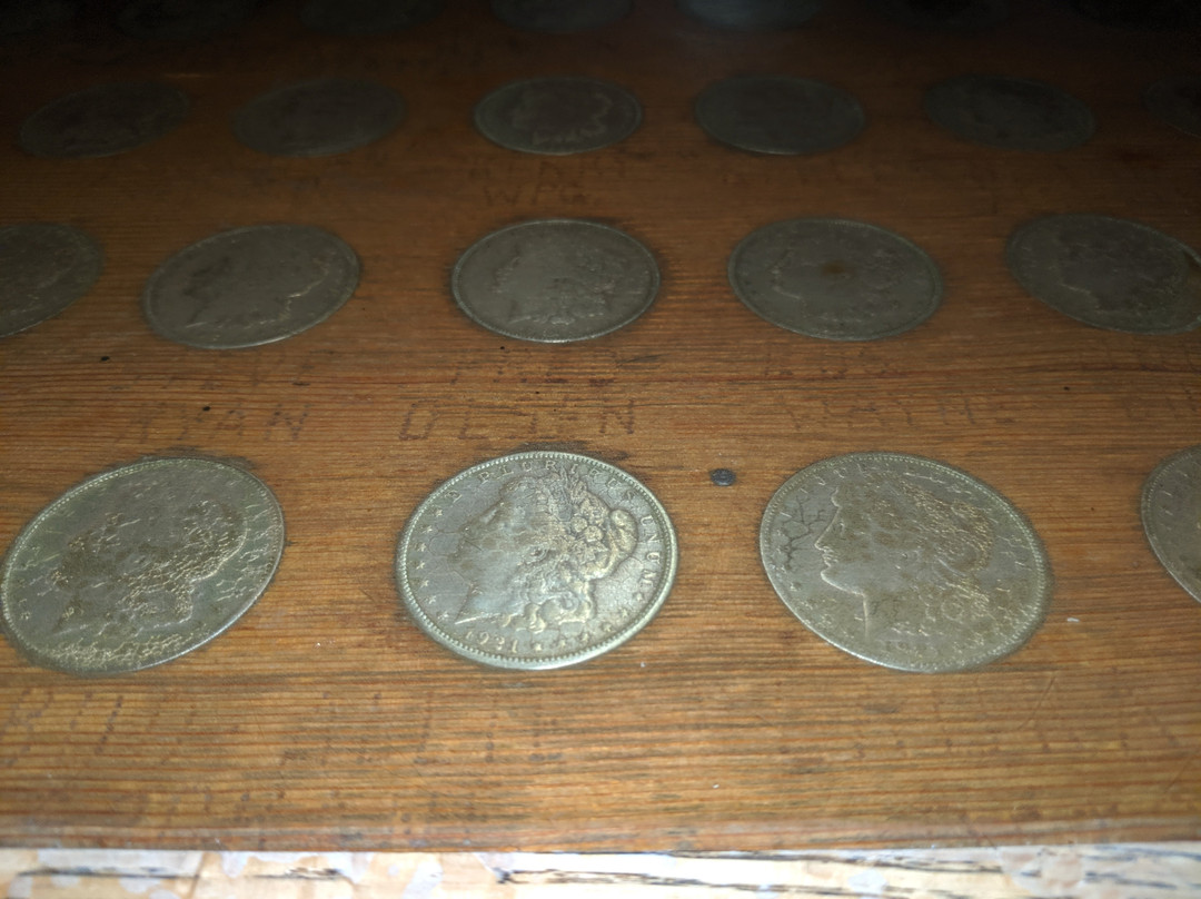 50,000 Silver Dollar Bar-Haugan必去景点