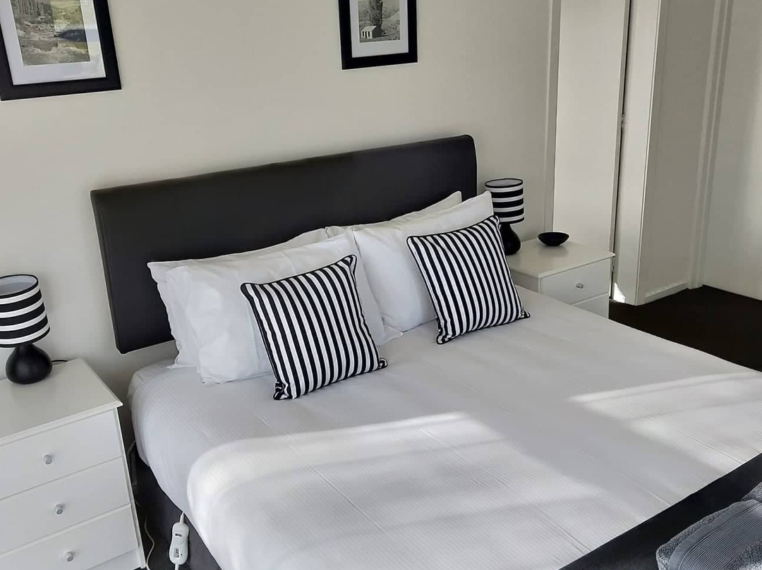 Clyde Apartments主图