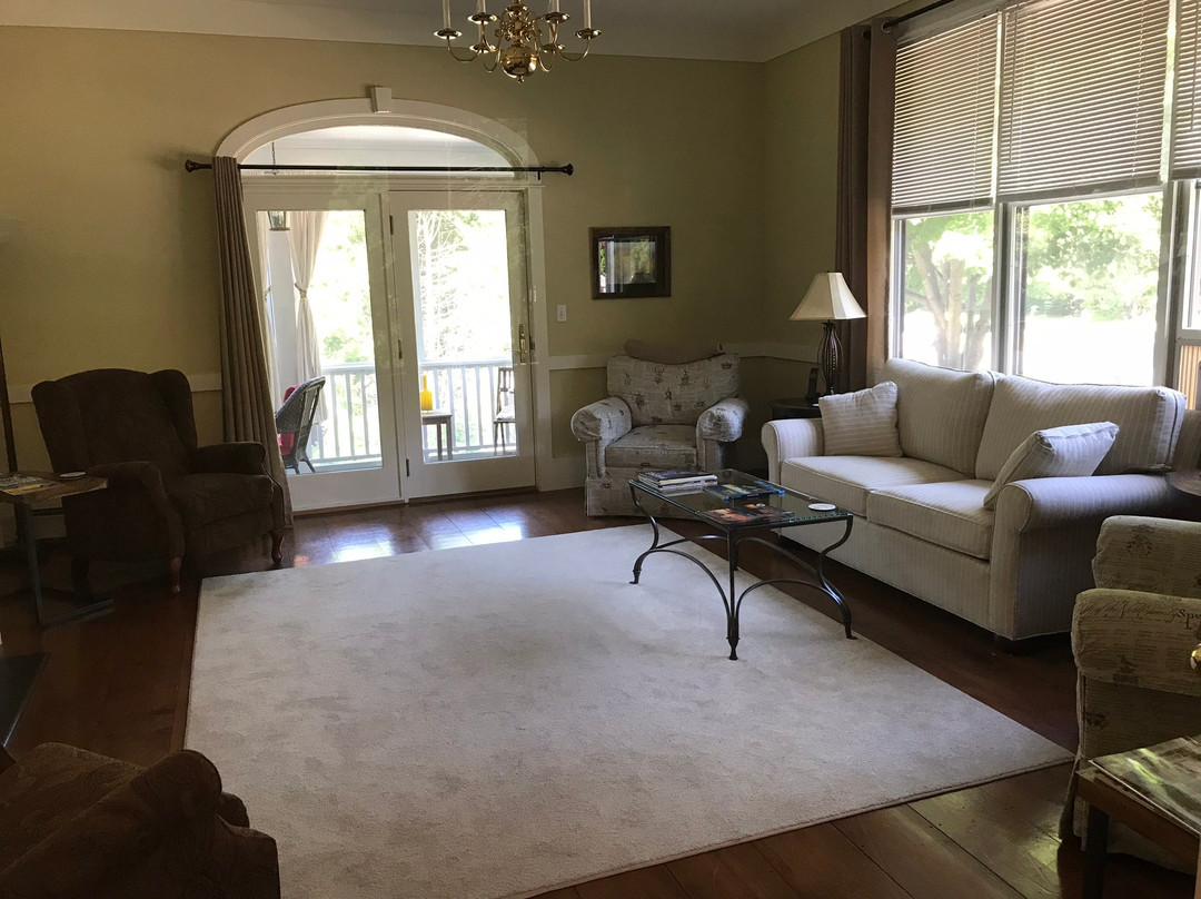 White Sails Inn主图