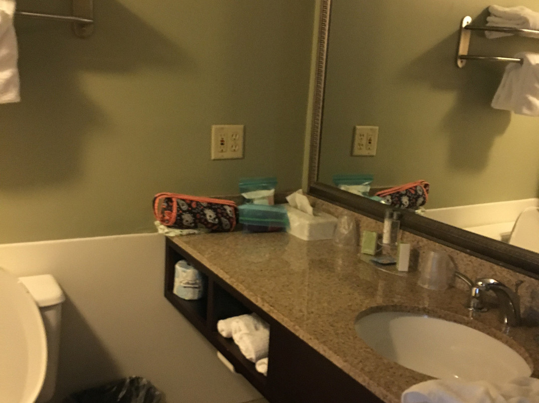 尤罗套房酒店主图