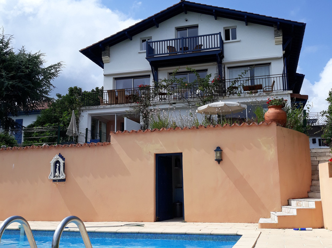 Villa Erresinolettean主图