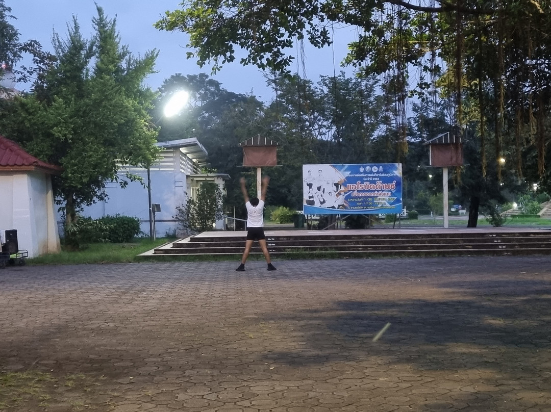 Chumphon Provincial Stadium景点图片