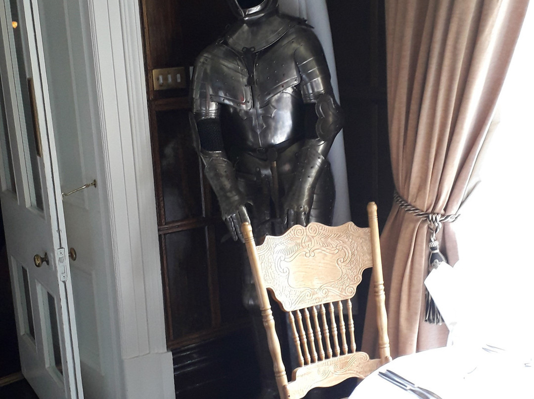 Harefield Hall主图