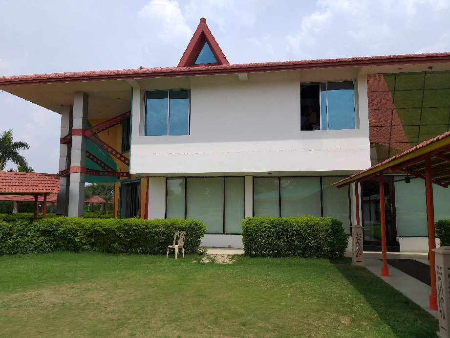 The Crescent Resort & Club主图