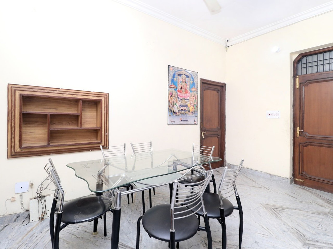 Treebo Trend Aditya and Kings主图