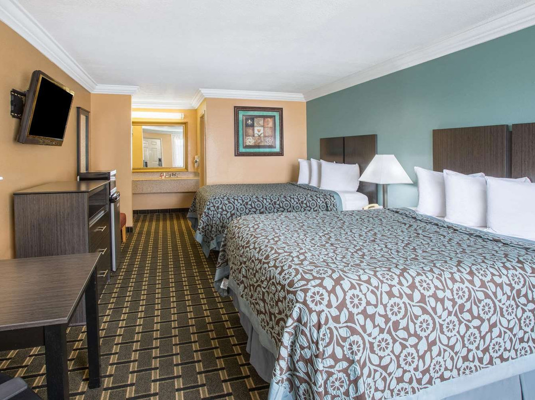 Days Inn by Wyndham Crowley主图