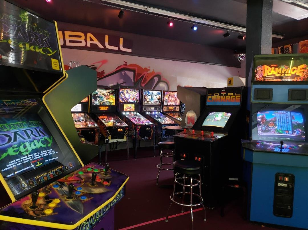 8-Bit Arcade Bar-伦顿必去景点