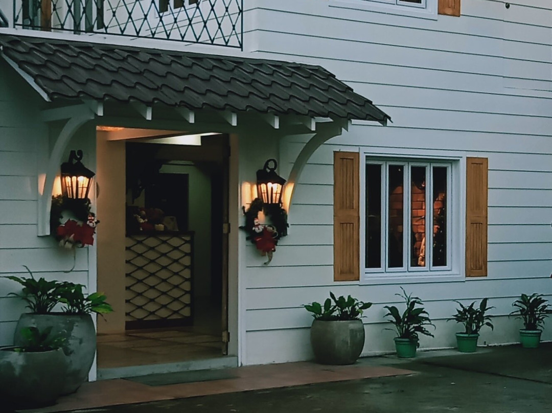 Tigaon Pension Hotel