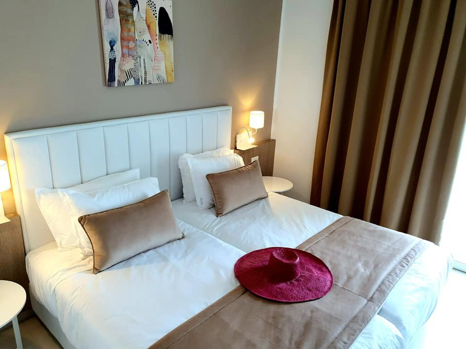 总统俱乐部酒店主图