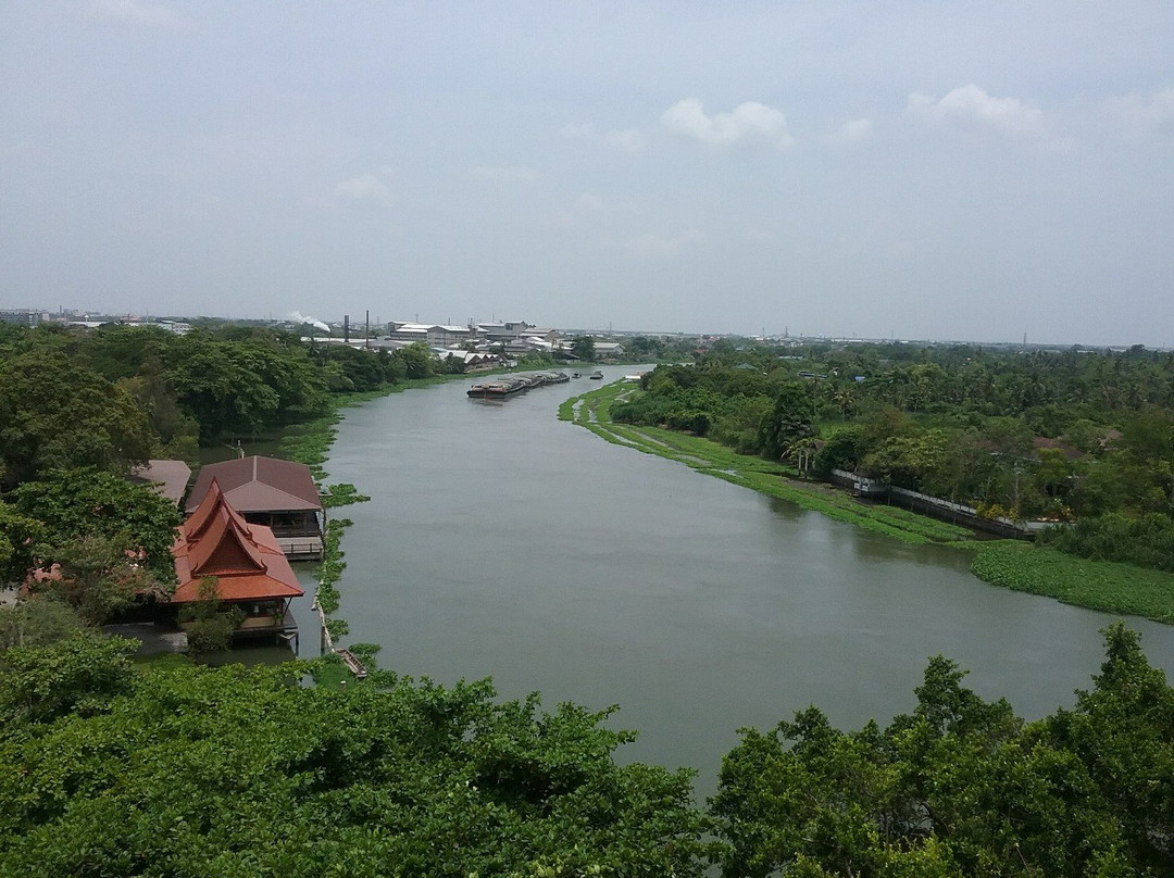 桑普兰滨江酒店主图