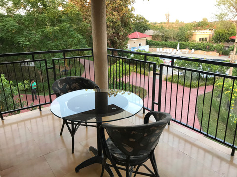 干哈斯特灵酒店主图