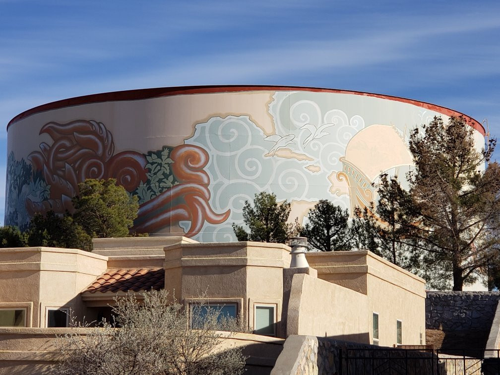 Las Cruces Water Tank Murals景点图片