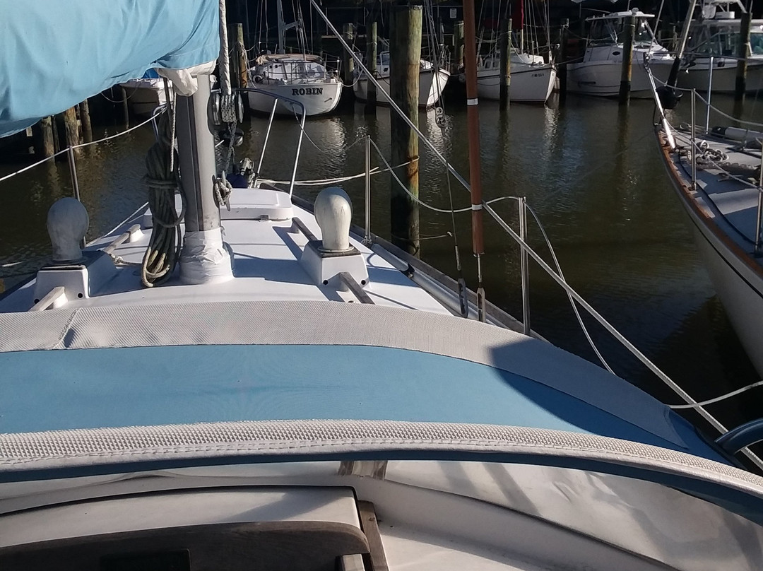 Knapp's Narrows Marina & Inn主图