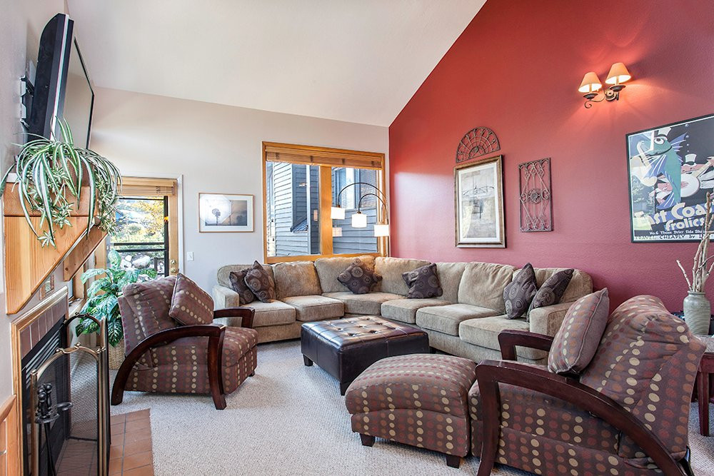 Red Pine Condominiums by All Seasons Resort Lodging主图